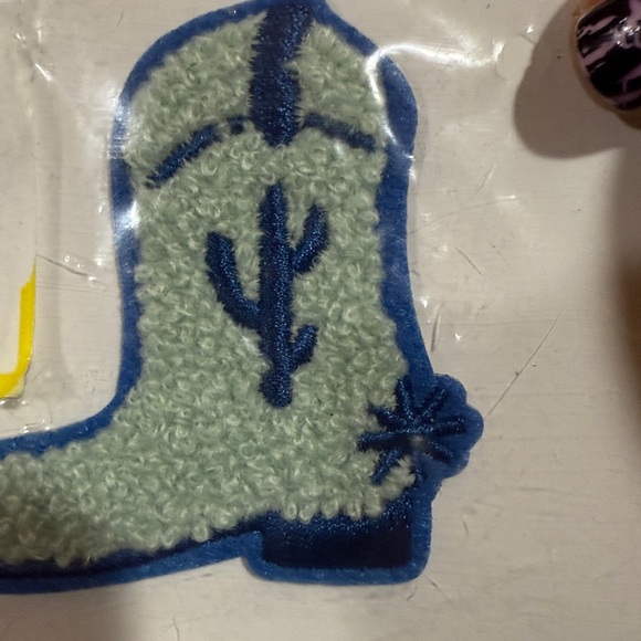 Room Essentials Patch Set - Picture 3 of 3